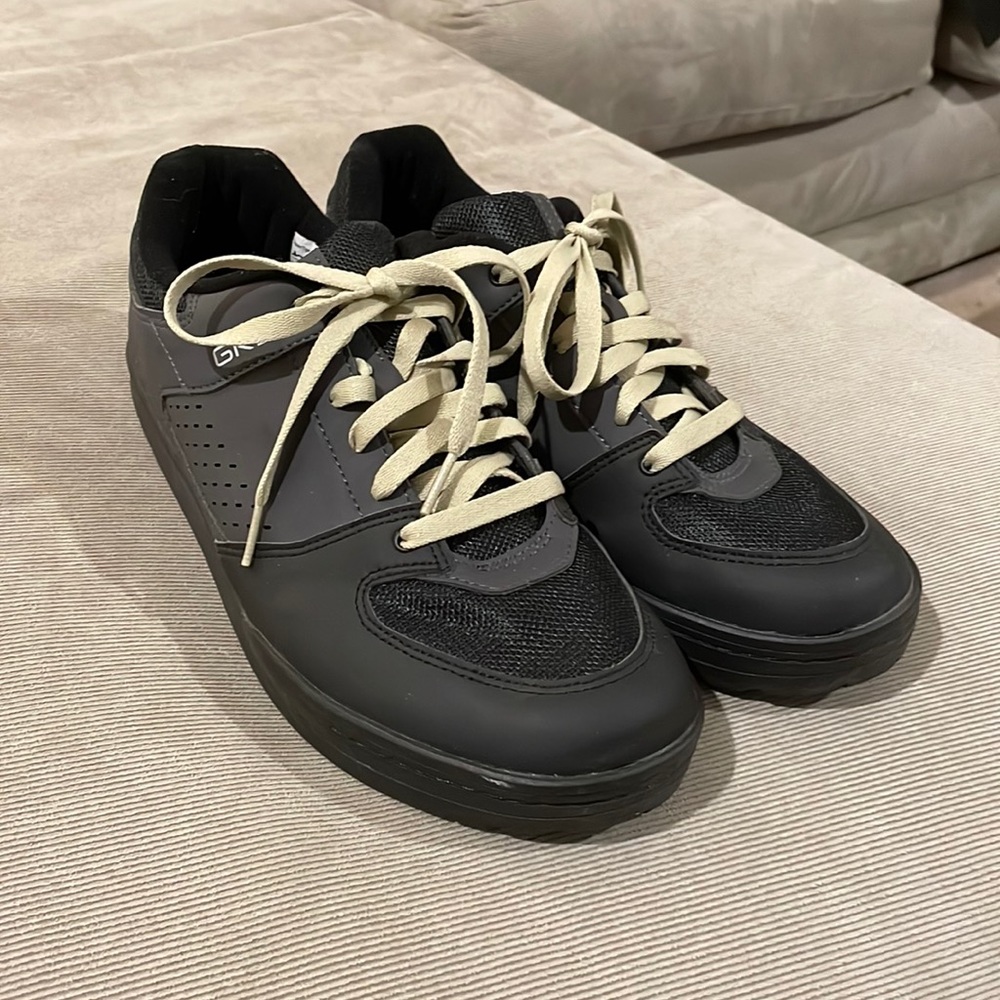 Shimano GRS bike shoes